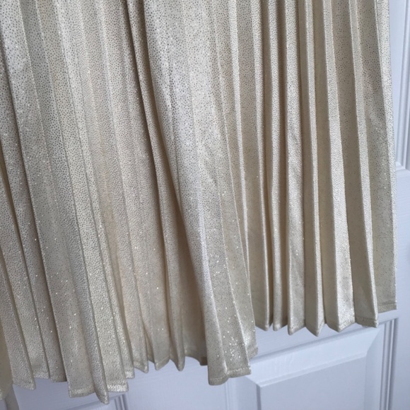 Marc & Maddie Metallic Sequin Pleated Dress Girls Size 14 Gold Short Sleeve - Picture 6 of 11